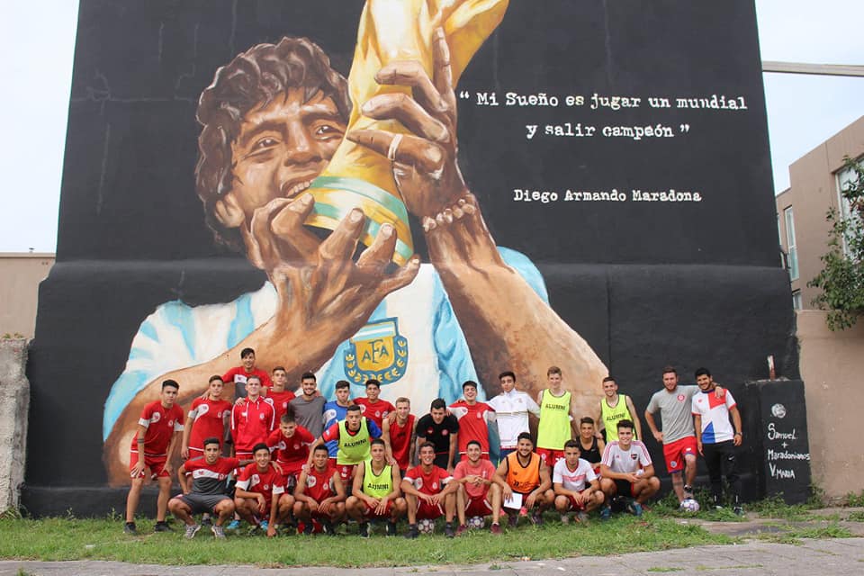 Mural a Diego Maradona en Club Atlético Alumni, Cordoba, Argentina